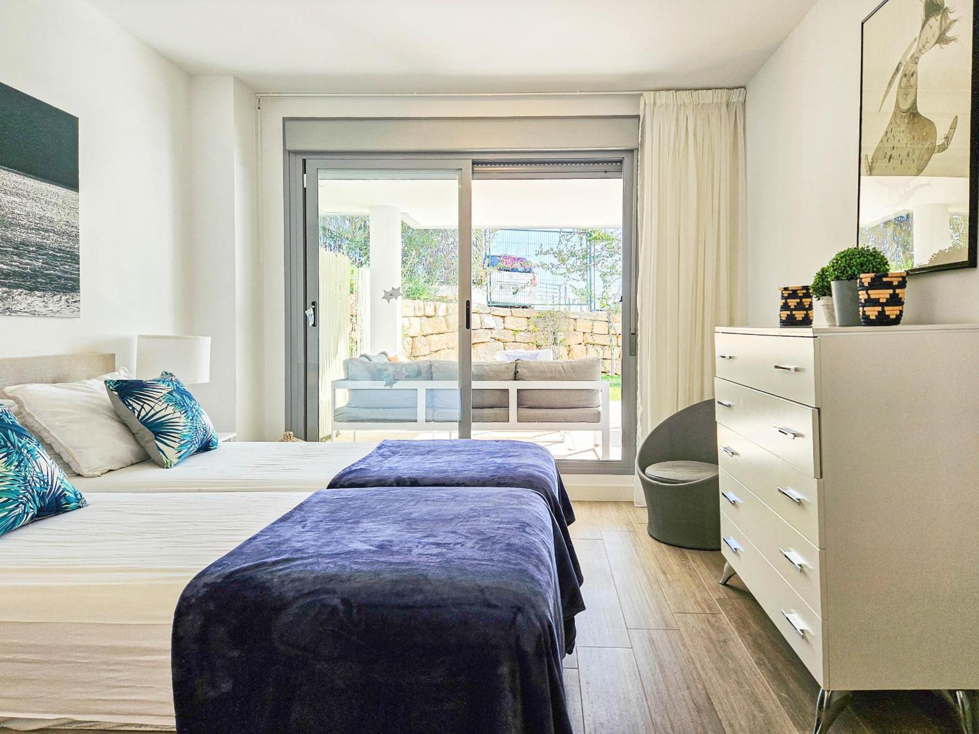 Luxury Ground Floor Apt - 300 M To Cabopino Golf Marbella Exterior photo