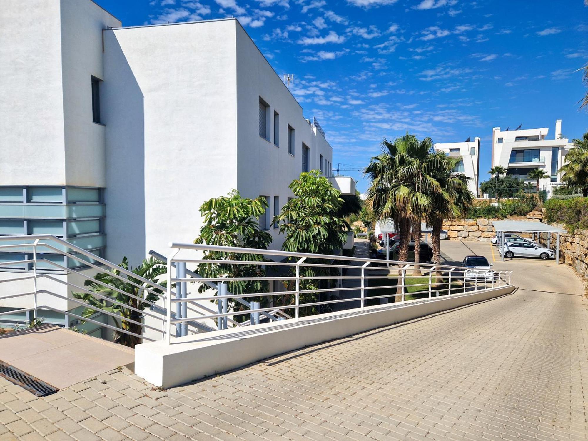 Luxury Ground Floor Apt - 300 M To Cabopino Golf Marbella Exterior photo