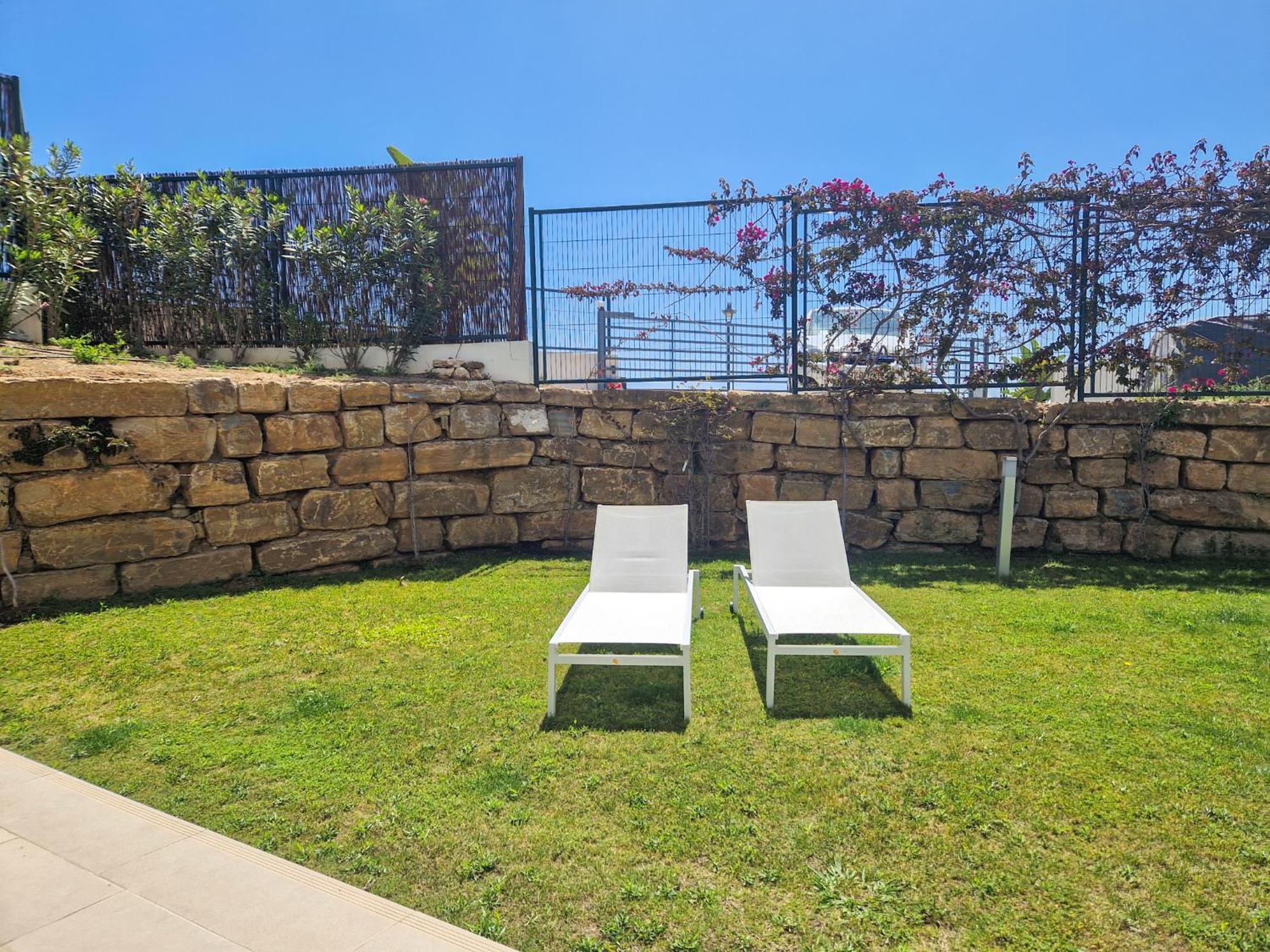 Luxury Ground Floor Apt - 300 M To Cabopino Golf Marbella Exterior photo