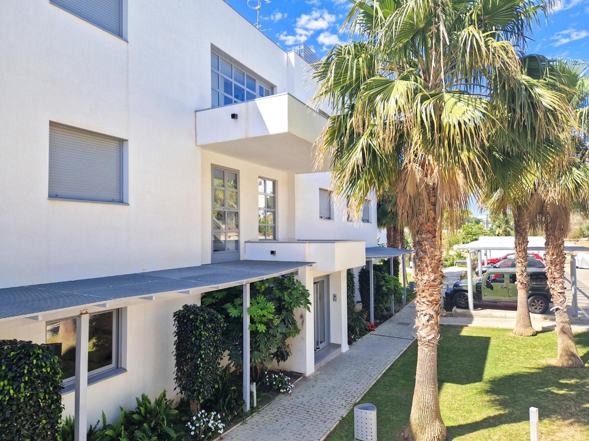Luxury Ground Floor Apt - 300 M To Cabopino Golf Marbella Exterior photo